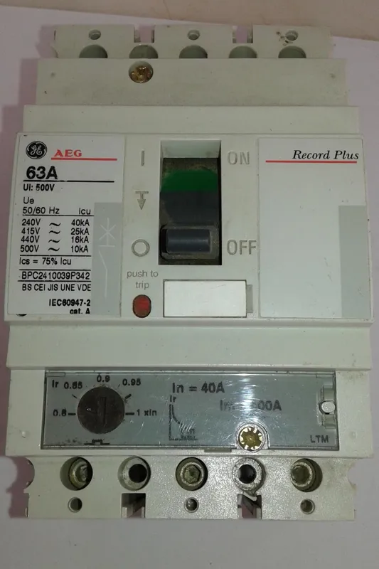 کلید اتوماتیک AEG - D63A