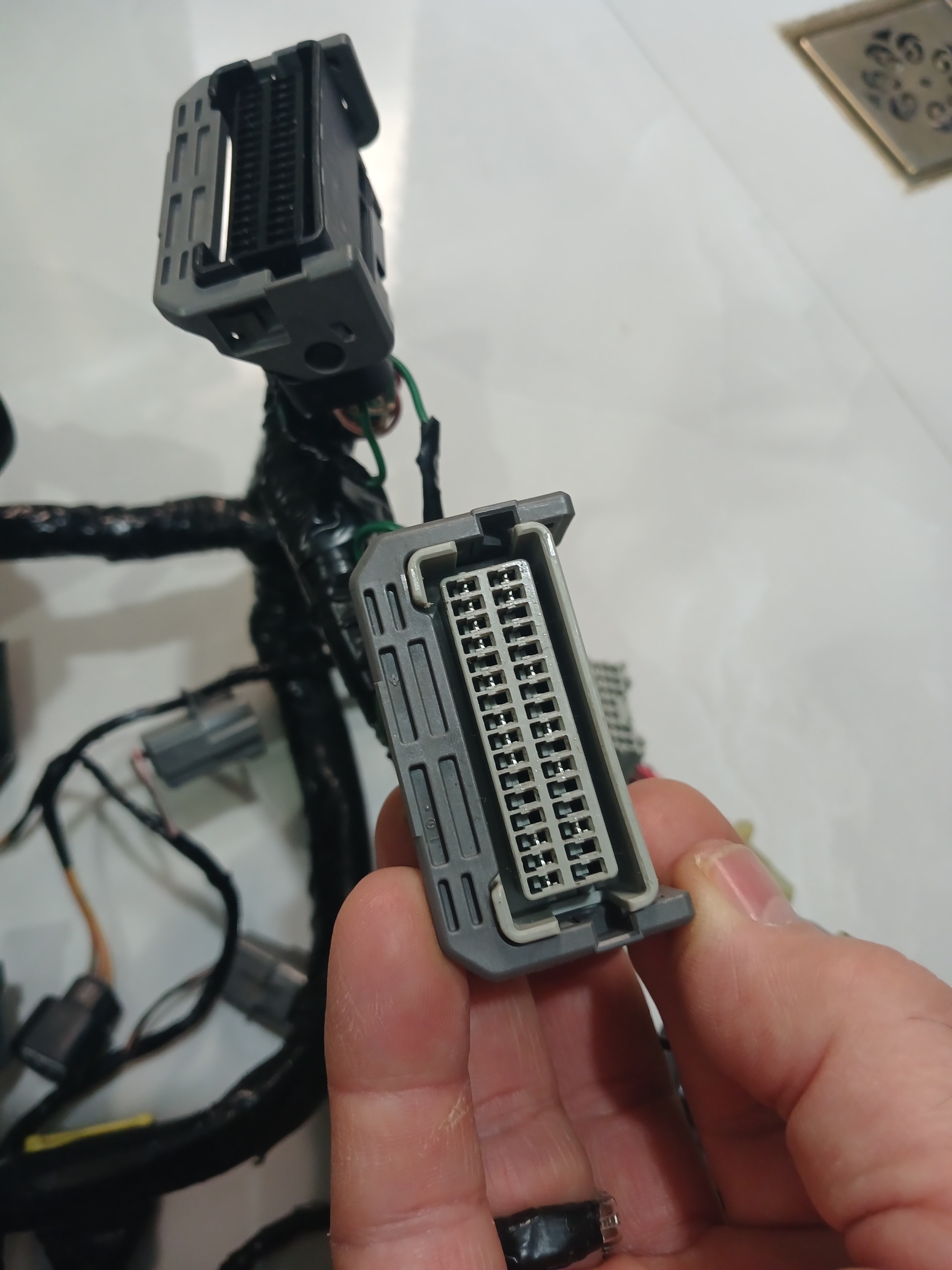 سیم کشی کامل هوندا CBR 600 RR 2004 PC37