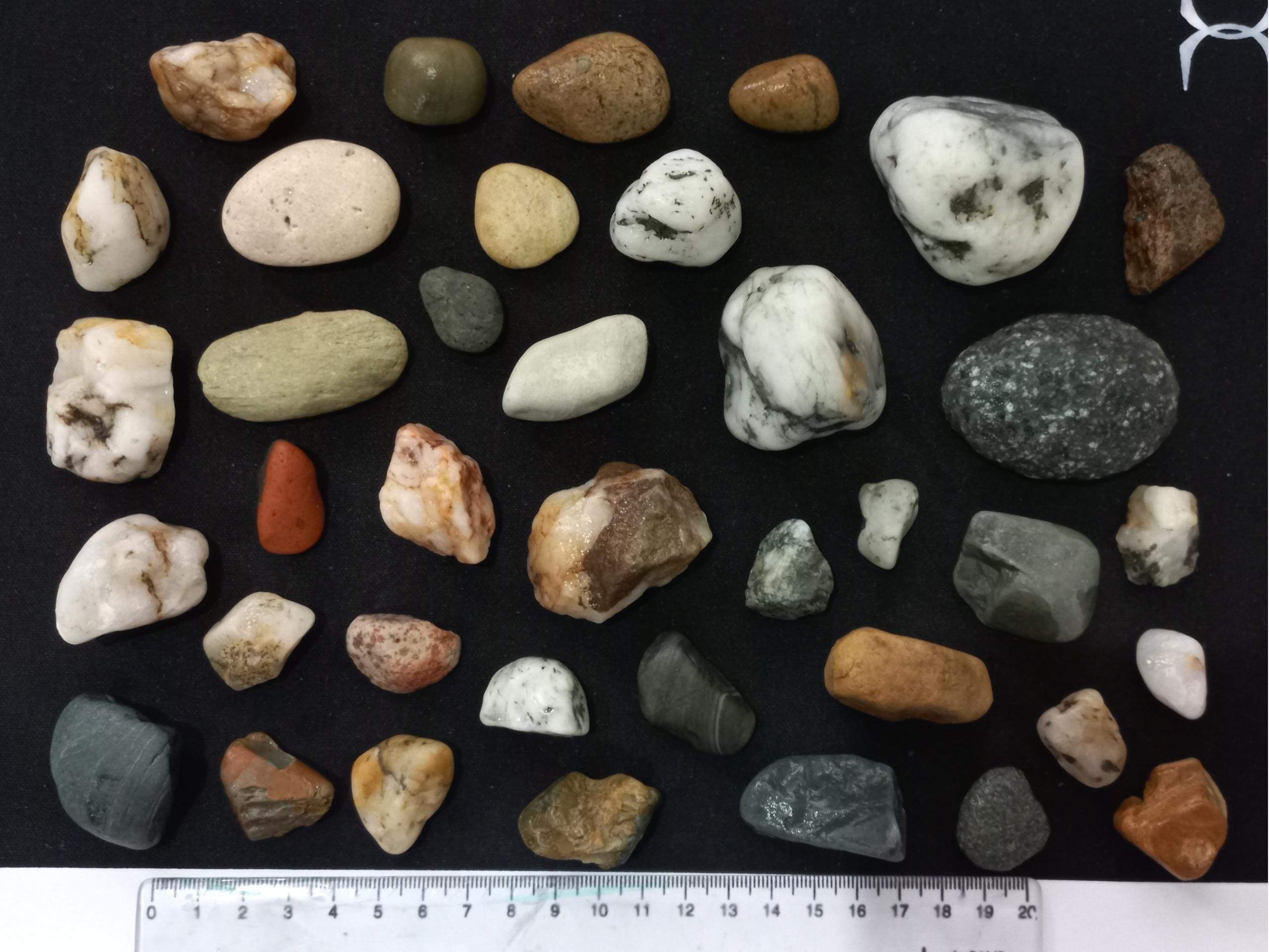 تعدادی سنگ طبیعی دریا مناسب آکواریوم (کد2)