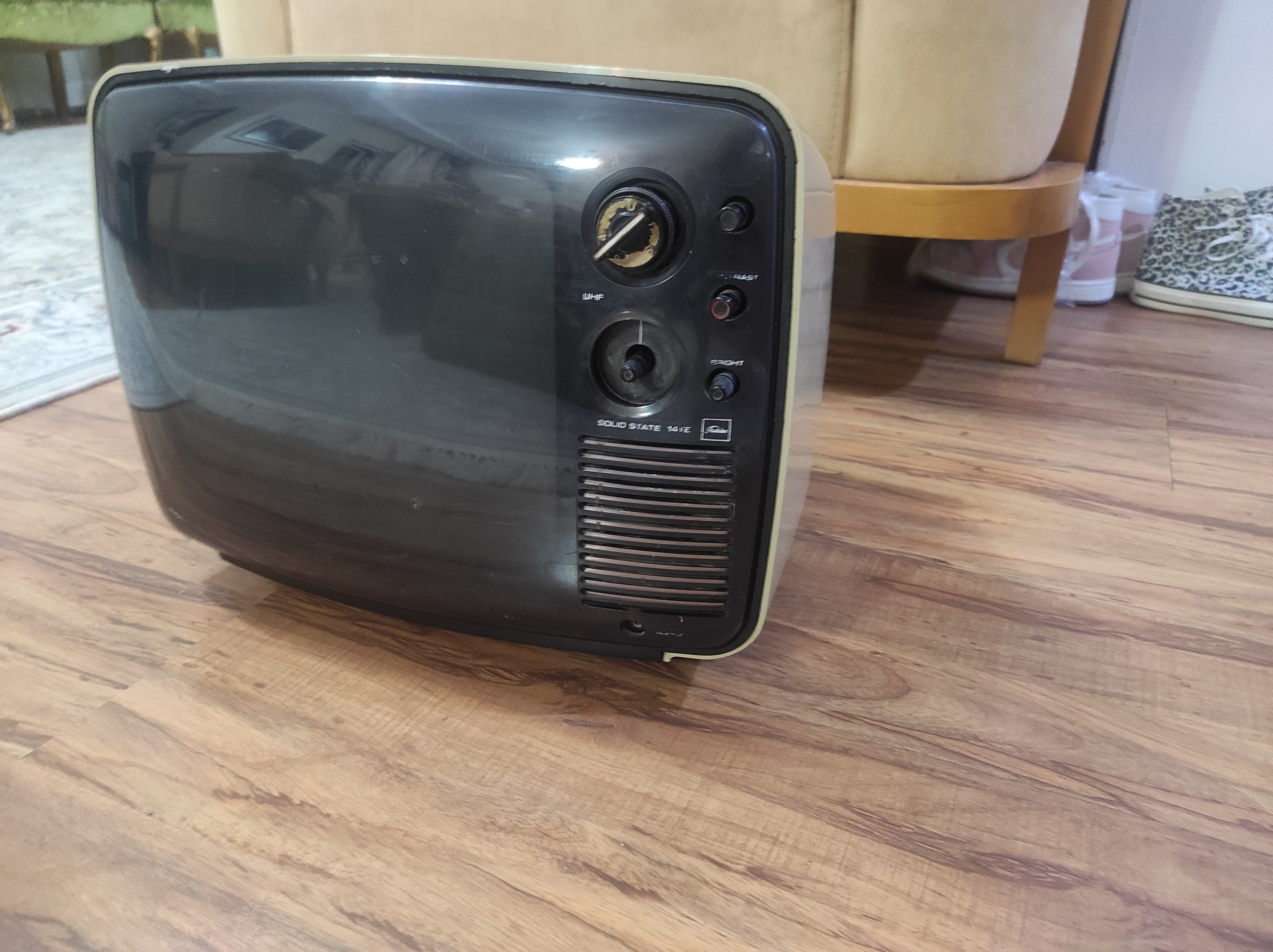 تلویزیون توشیبا قدیمی