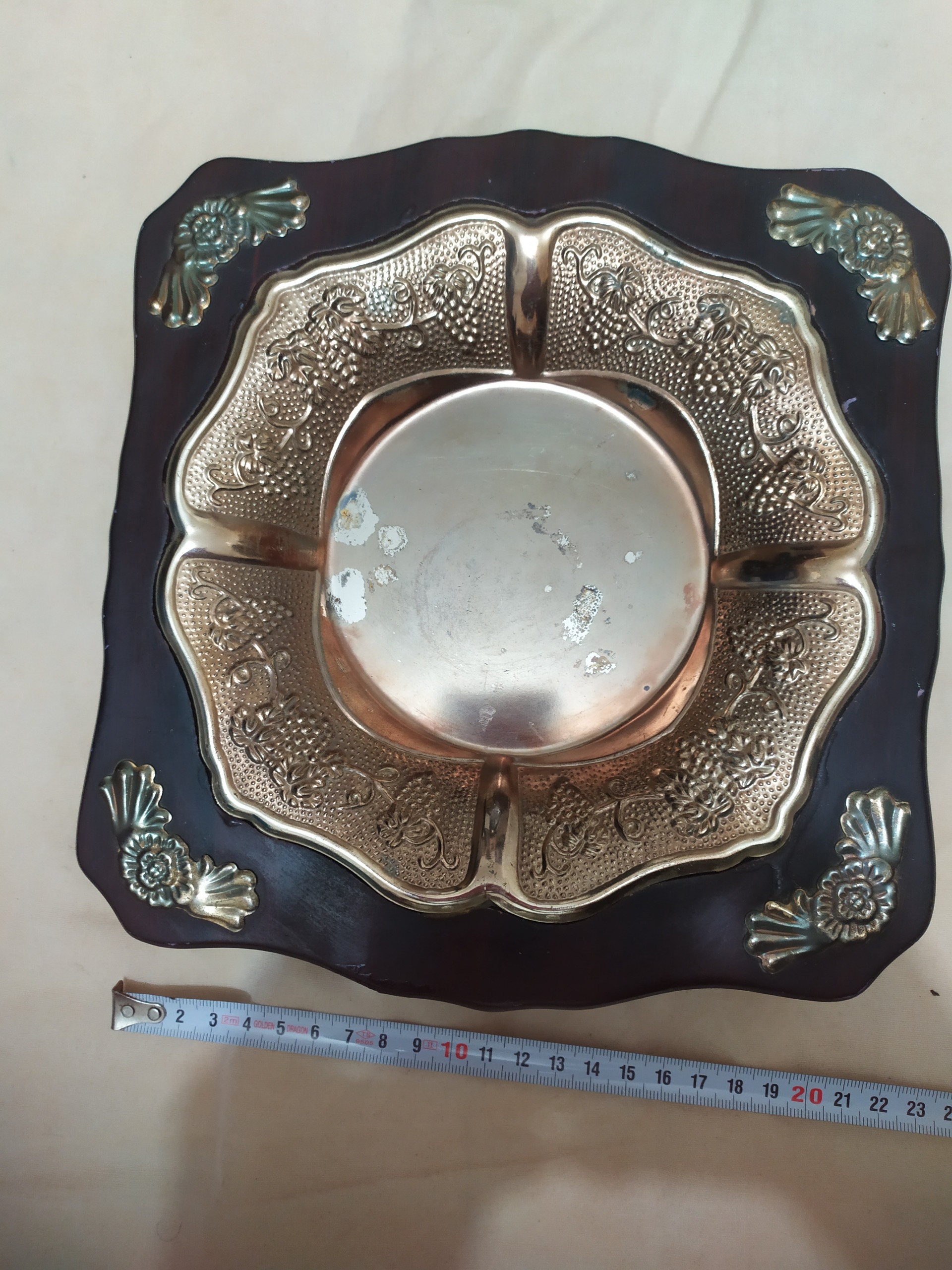 شیرینی خوری چوبی فلزی