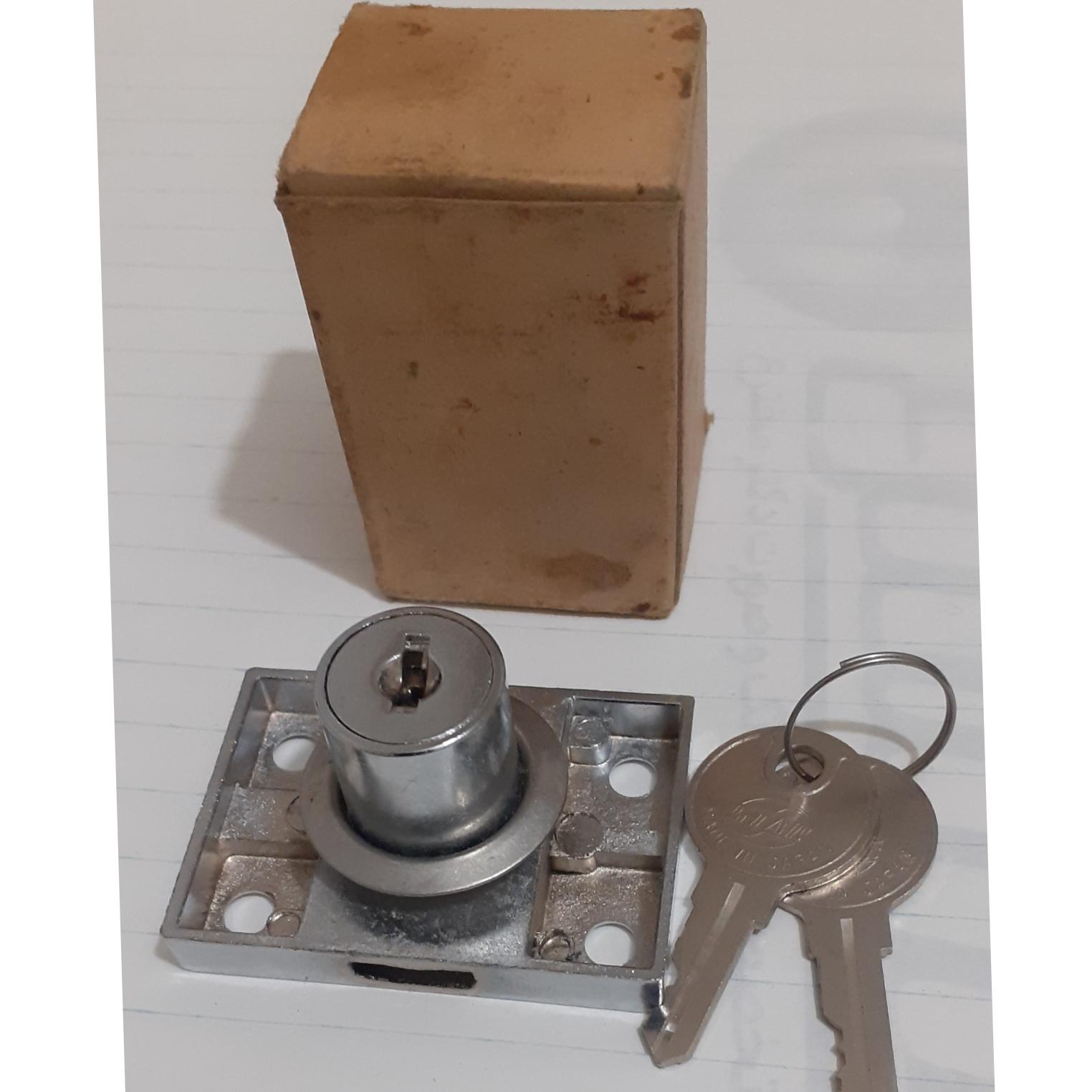 قفل کمدی نو ژاپنی