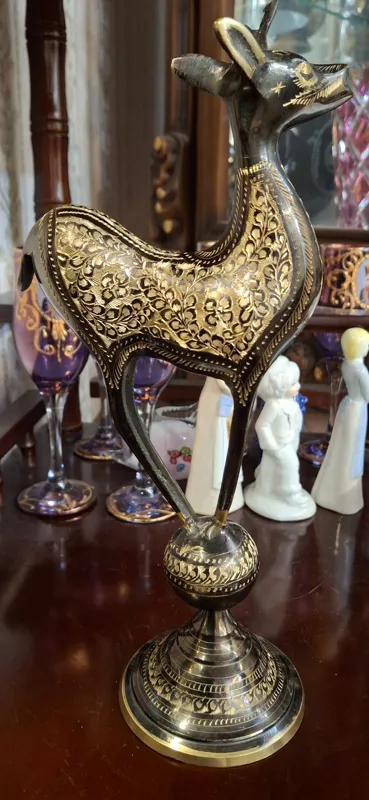 مجسمه برنز پاکستانی گوزن قلمزنی