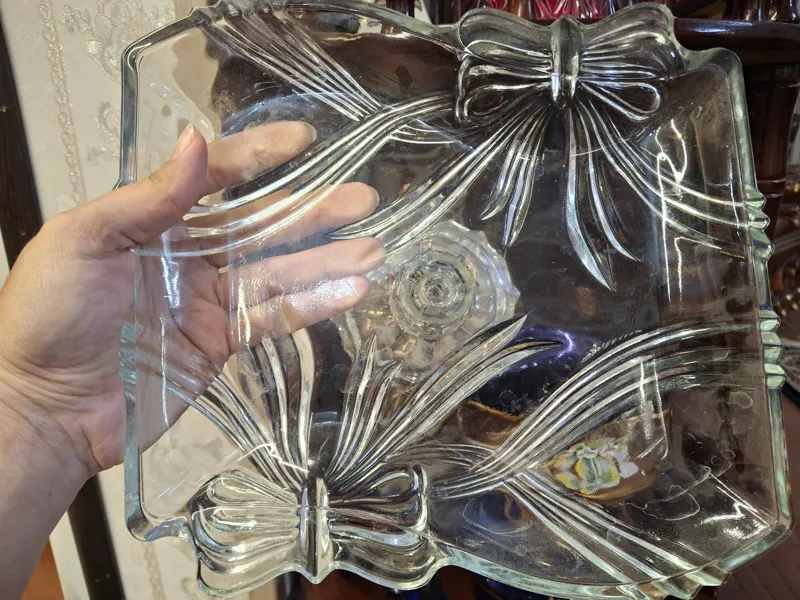 شیرینی خوری پاپیونی پایه دار زیبا