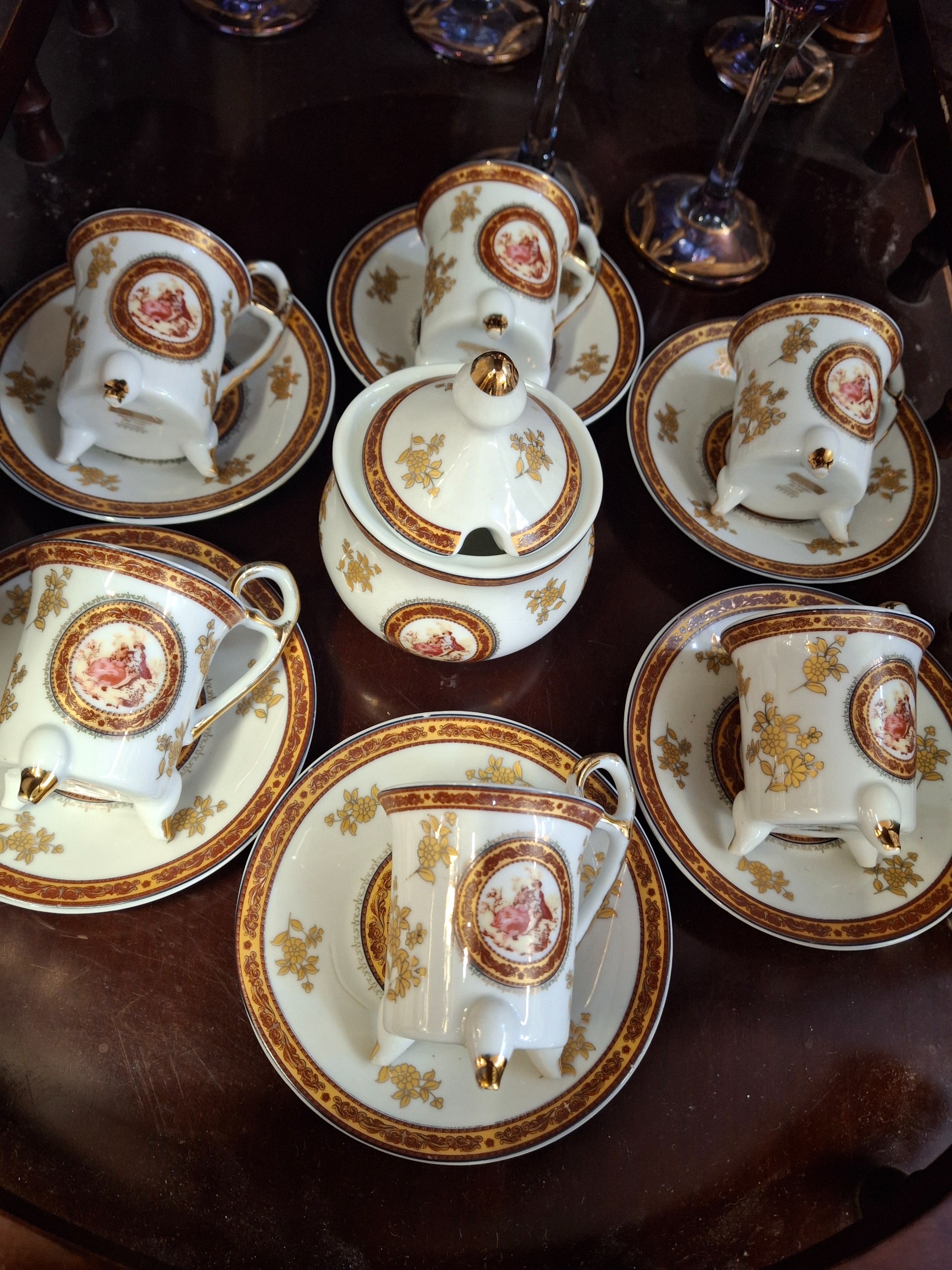 فنجان و نعلبکی چینی طلاکوب قهوه خوری 14 پارچه