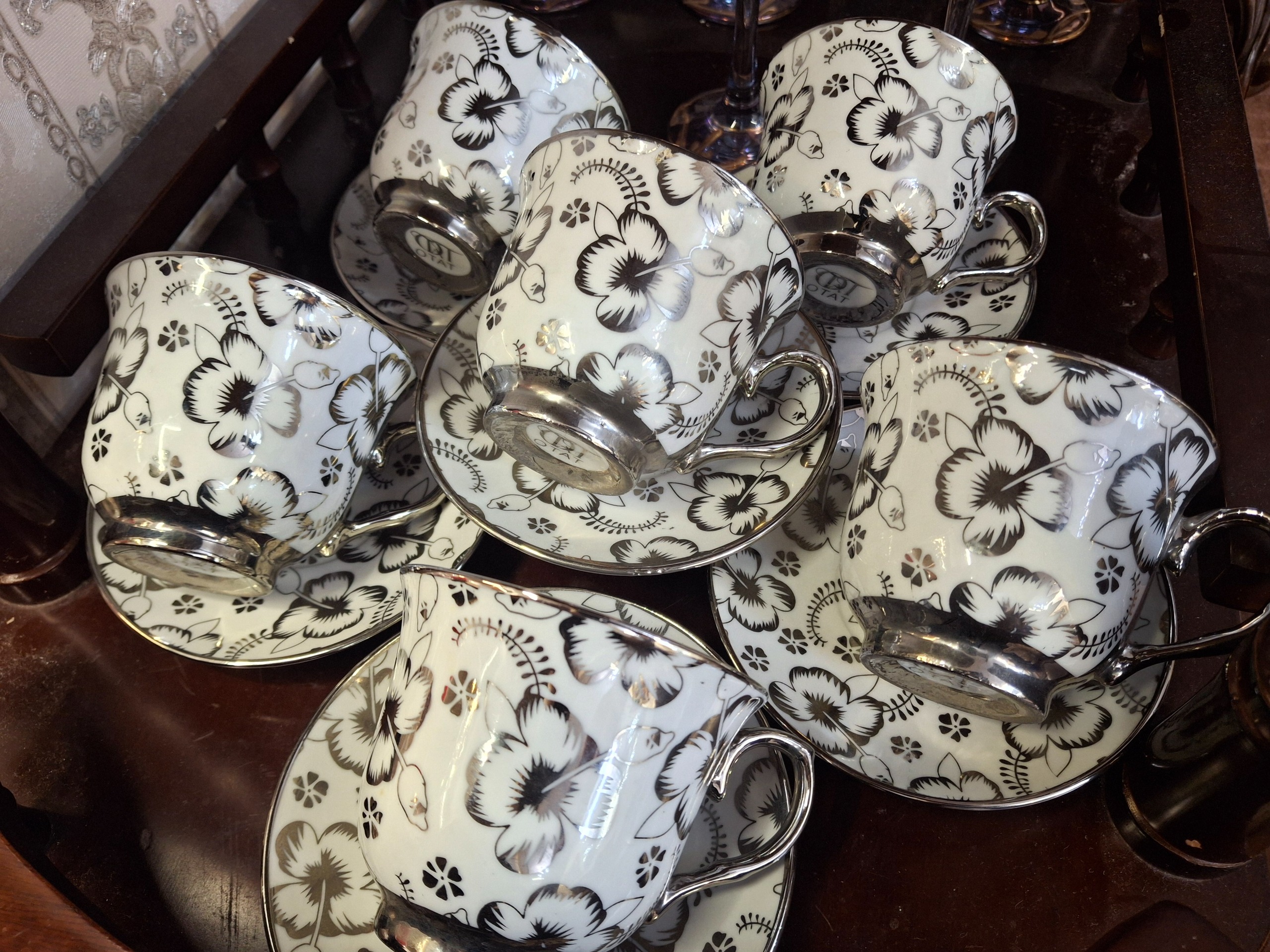 فنجان و نعلبکی چینی 12 پارچه 6 نفره