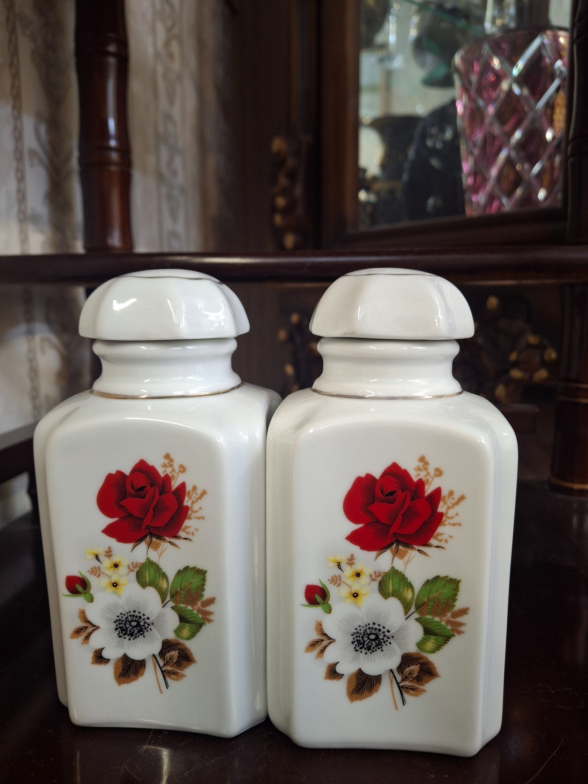 جفت چایدان چینی گل قرمز قدیمی