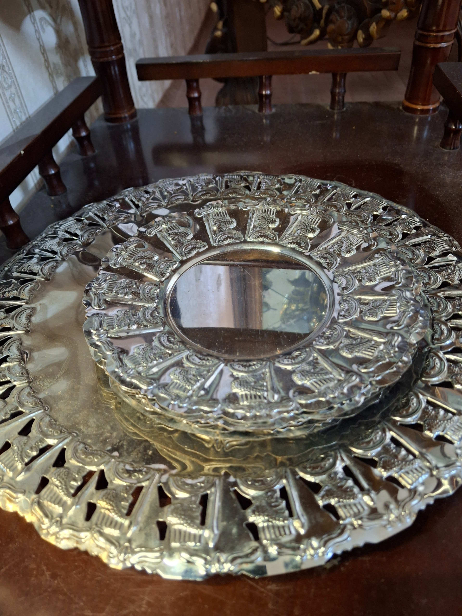 کیک خوری 7 پارچه فلز آبکاری قدیمی طرح هخامنشی