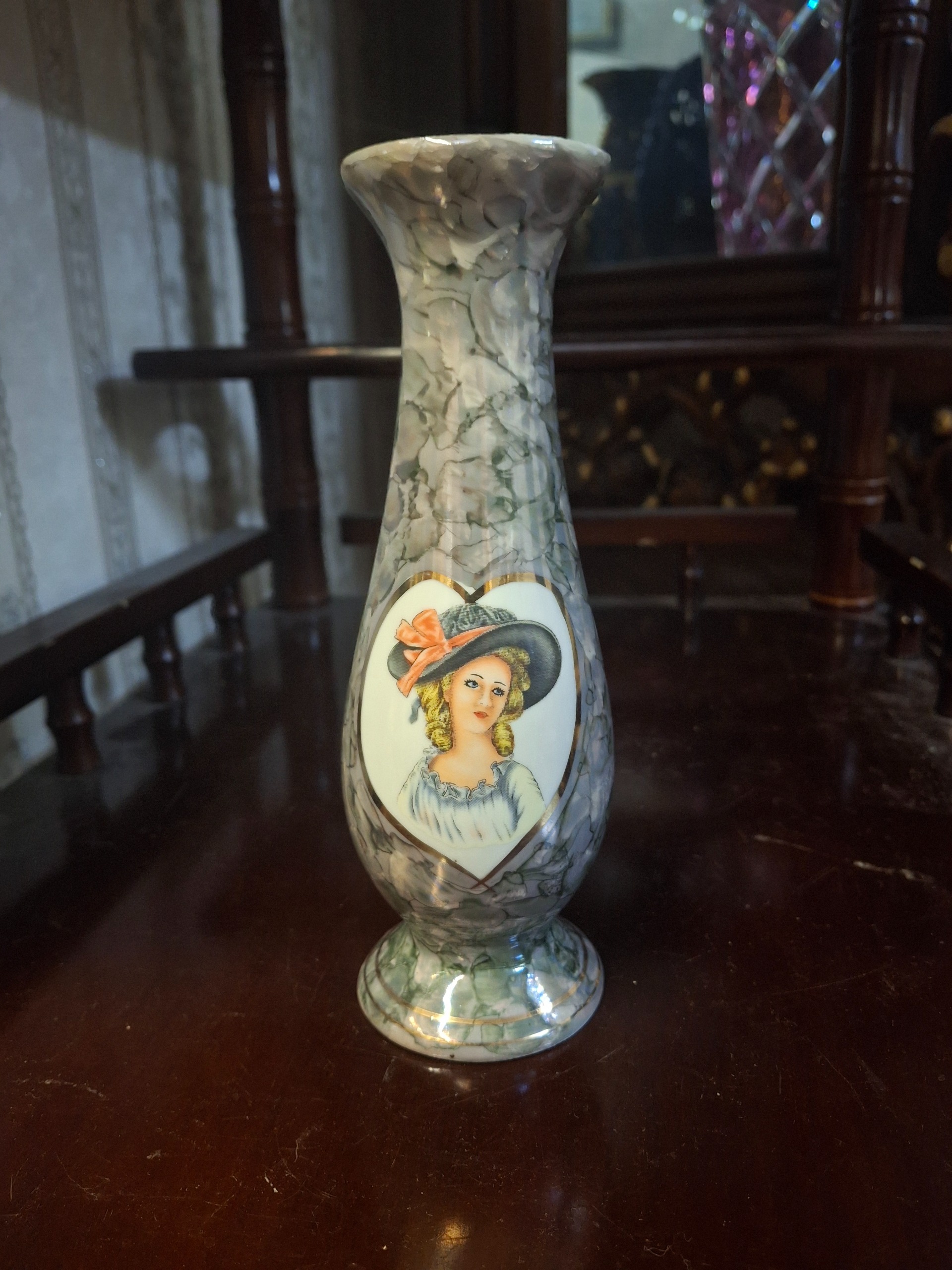 گلدان طرح رخ سبز 19 سانتی