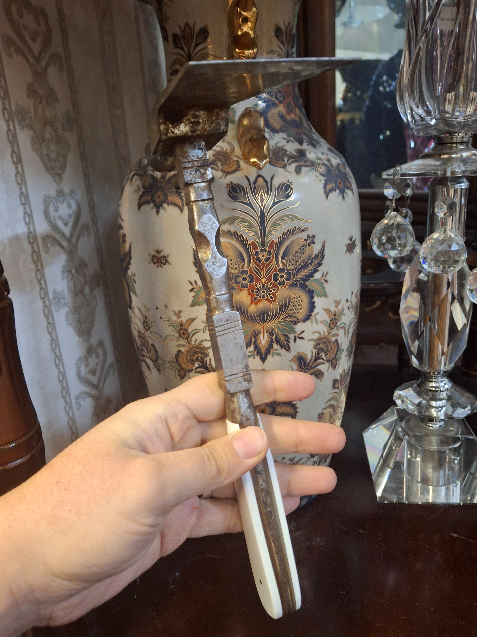 قندشکن قدیمی زنجان