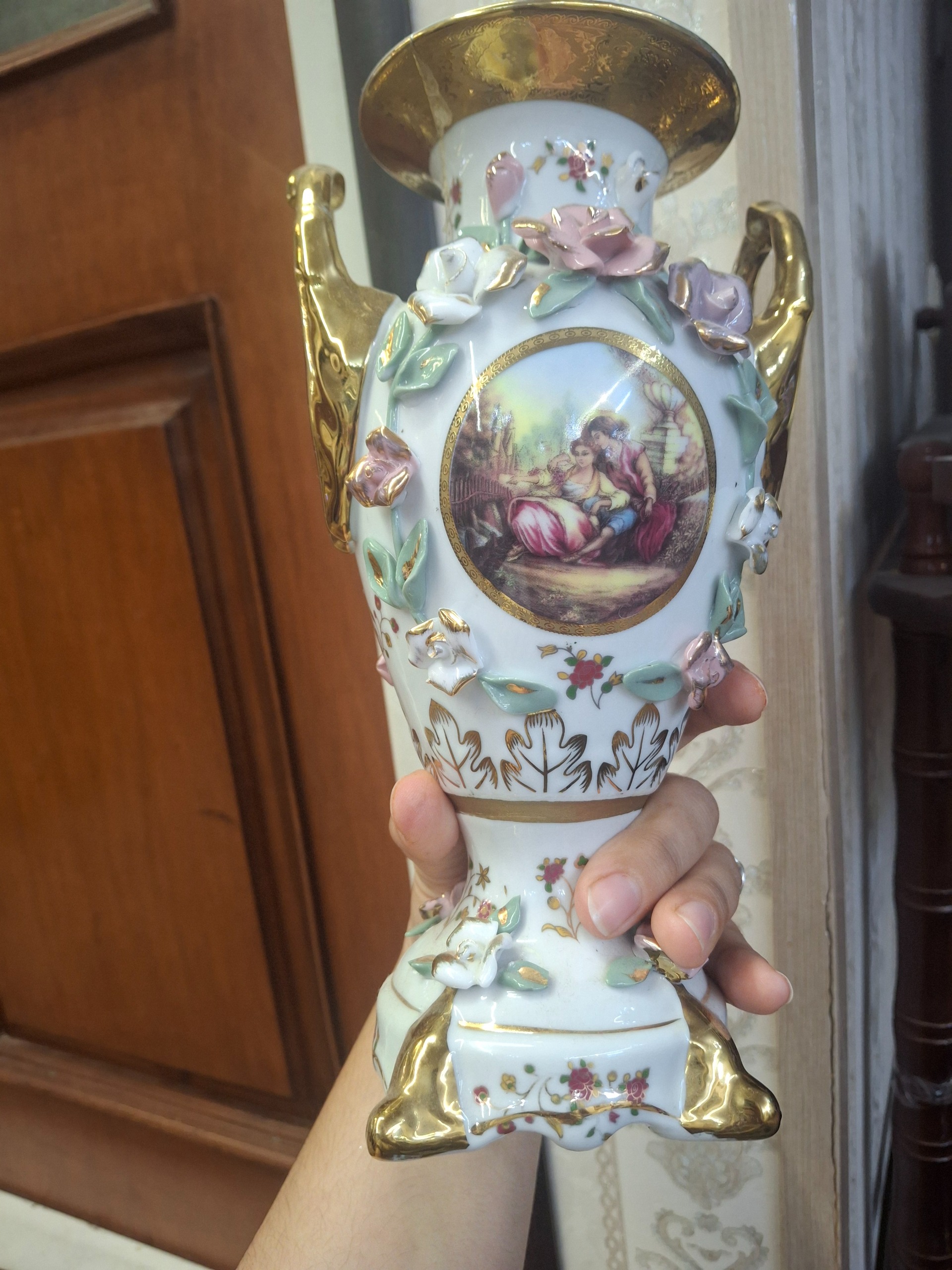 گلدان چینی گل برجسته با ارسال رایگان توضیحات