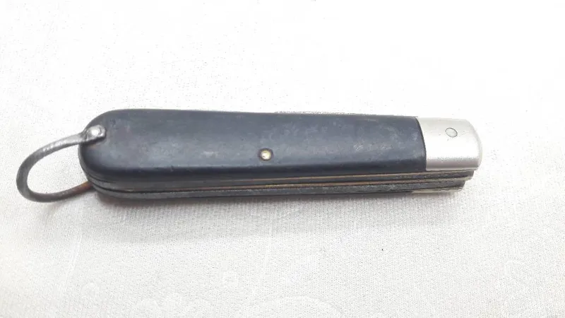 چاقوی قلم تراش 2 تیغه خارجی بسیار تمیز و زیبا