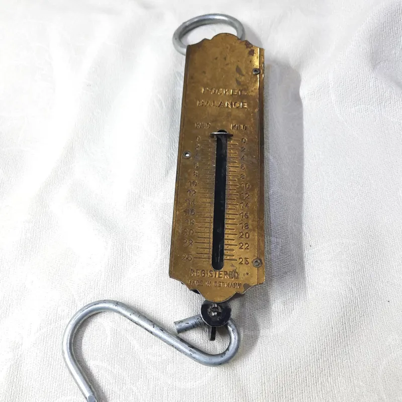 ترازوی ساخت آلمان درحدنو و قابل استفاده