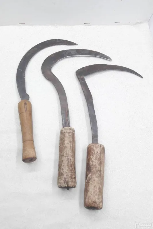 سه عدد داس کوچک دست ساز و قدیمی