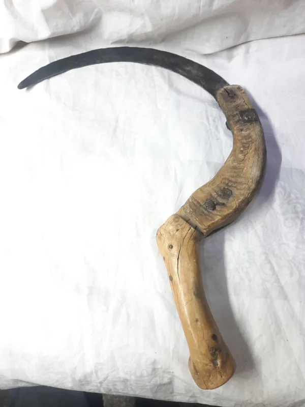 دستگاله دسته شاخ قاجاری، ابعاد در پایین صفحه