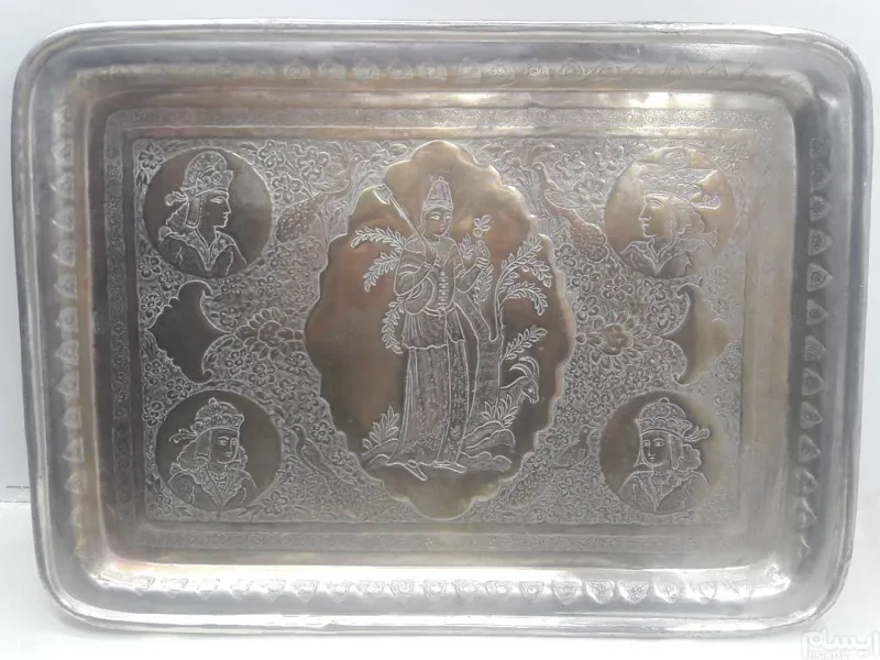 سینی برنجی با قلمکاری تمثال پادشاهان ایران باستان