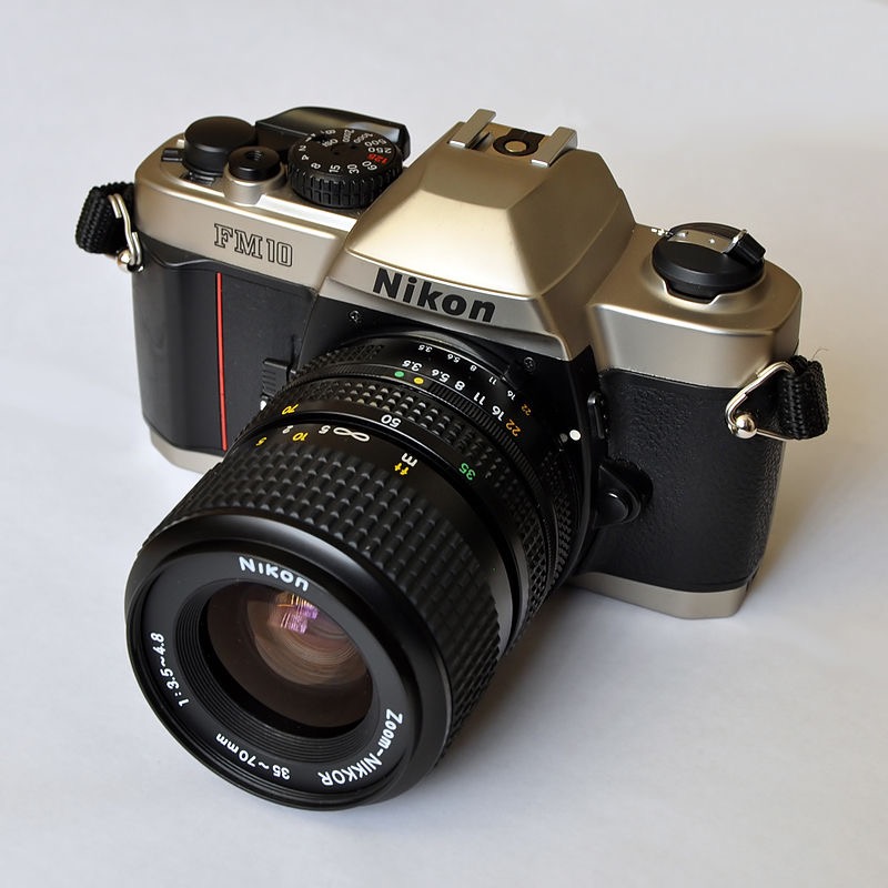 دوربین عکاسی nikon fm10 با جعبه