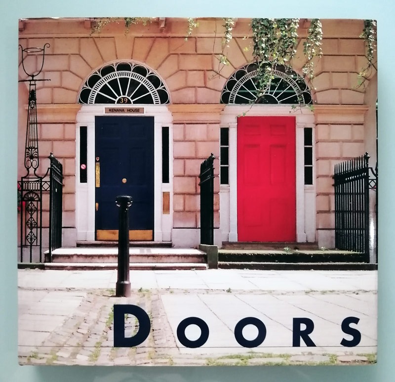 Doors کتاب معماری داخلی درباره انواع درها