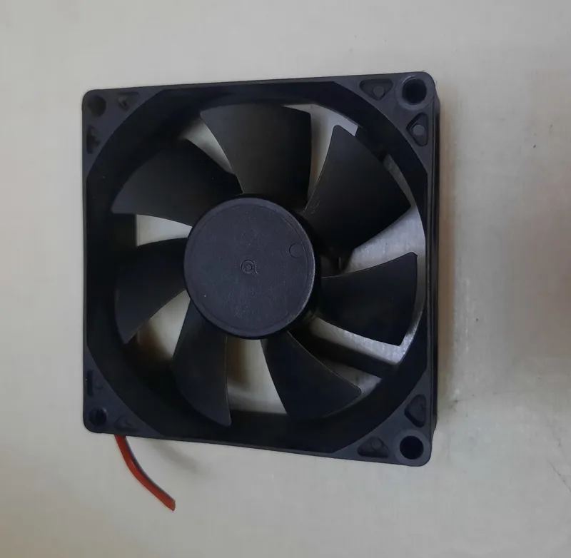 فن کیس کامپیوتر 8×8