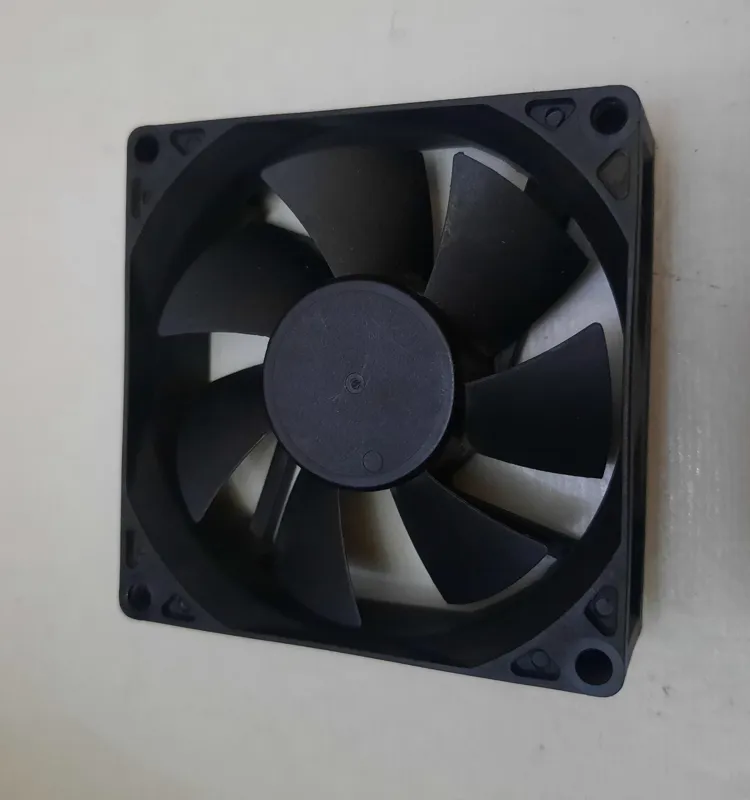 فن کیس کامپیوتر 8×8، توضیحات