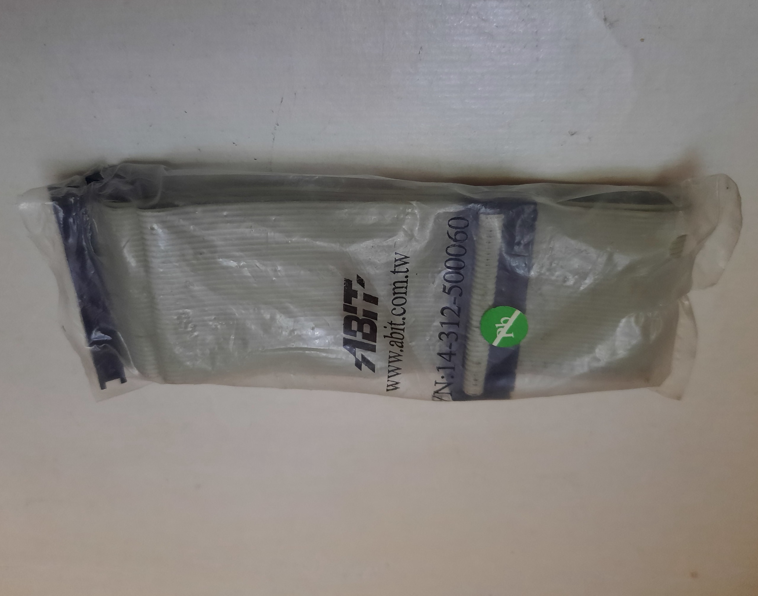 کابل فلاپی درایو اینترنال کامپیوتر، توضیحات