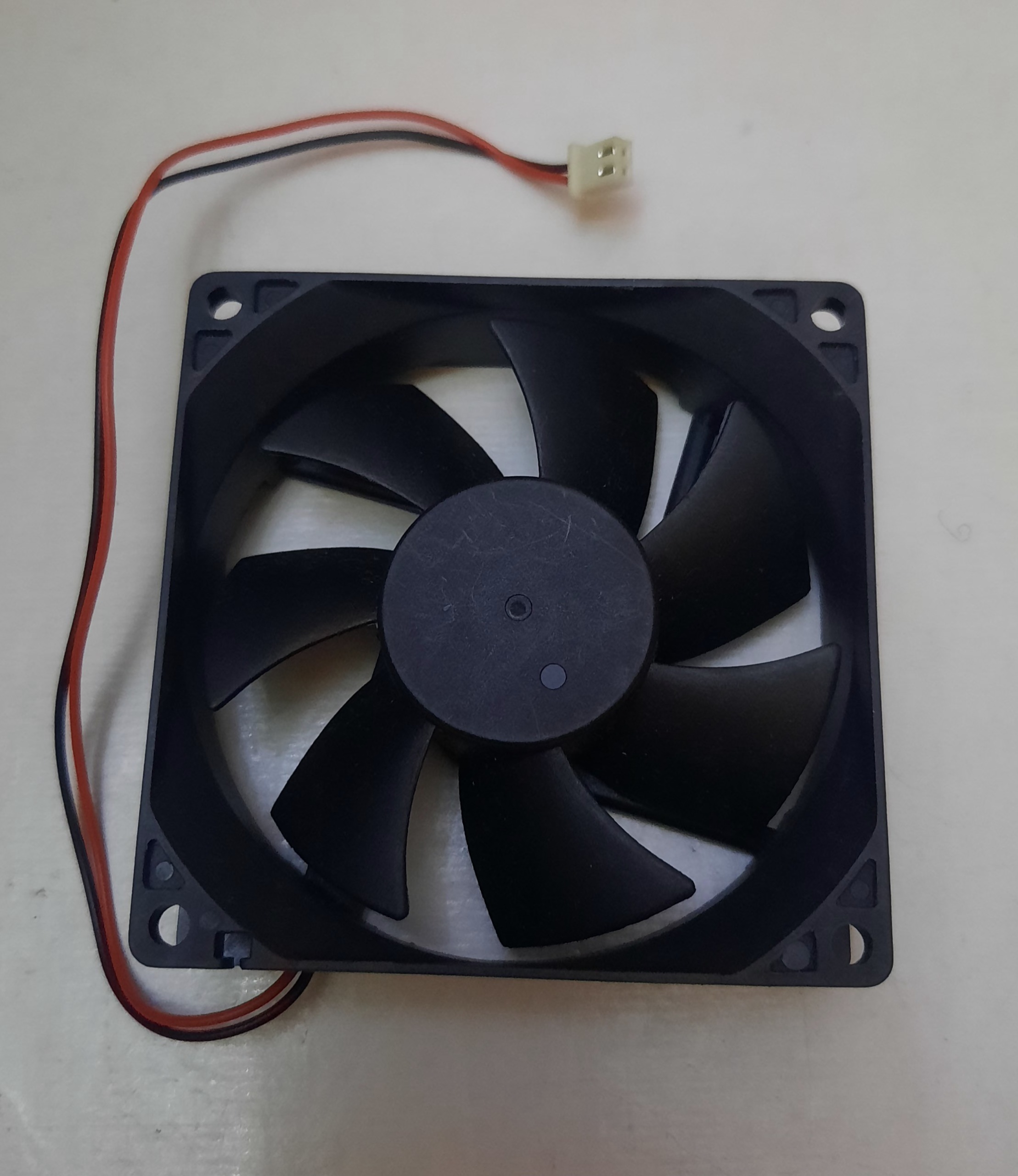فن کیس کامپیوتر 8×8