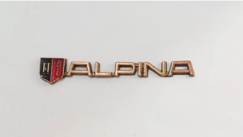 آرم فلزی شرکت آلپینا ALPINA