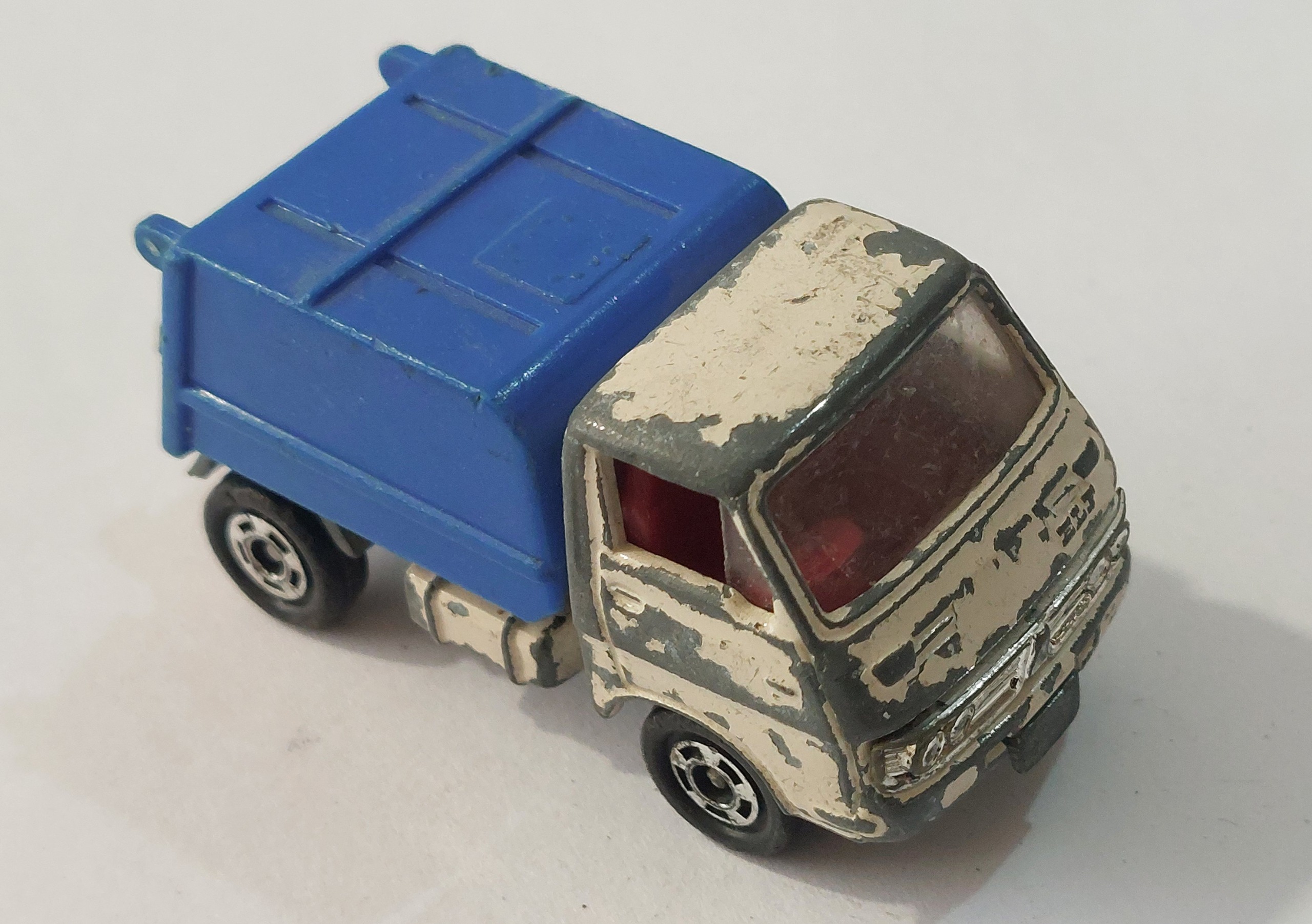 ماکت فلزی کامیون تومیکا ژاپنی tomica