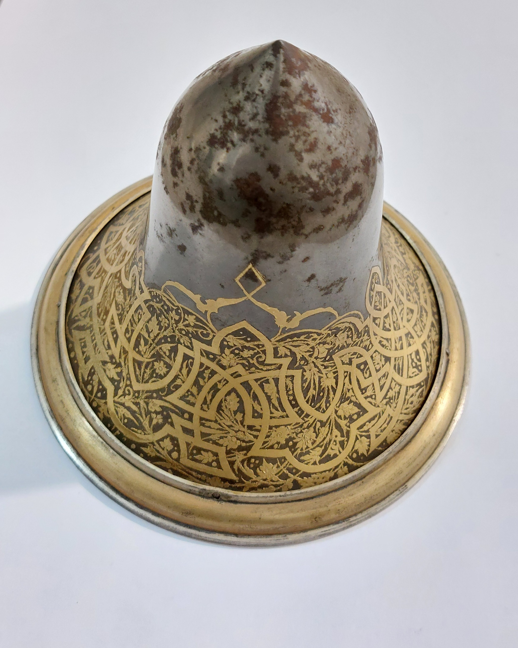 تاج روی عمامه سلاطین عثمانی فولاد طلاکوب
