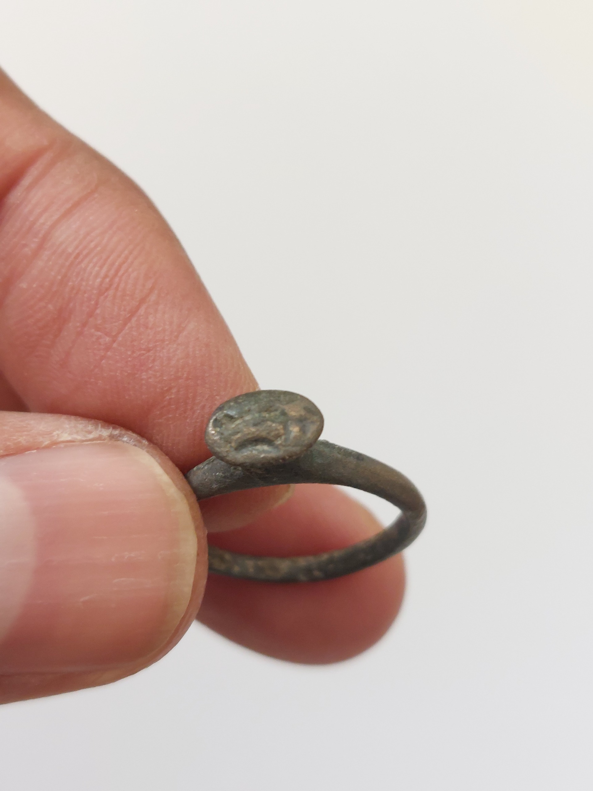 انگشتر قدیمی کلکسیونی نشان دار