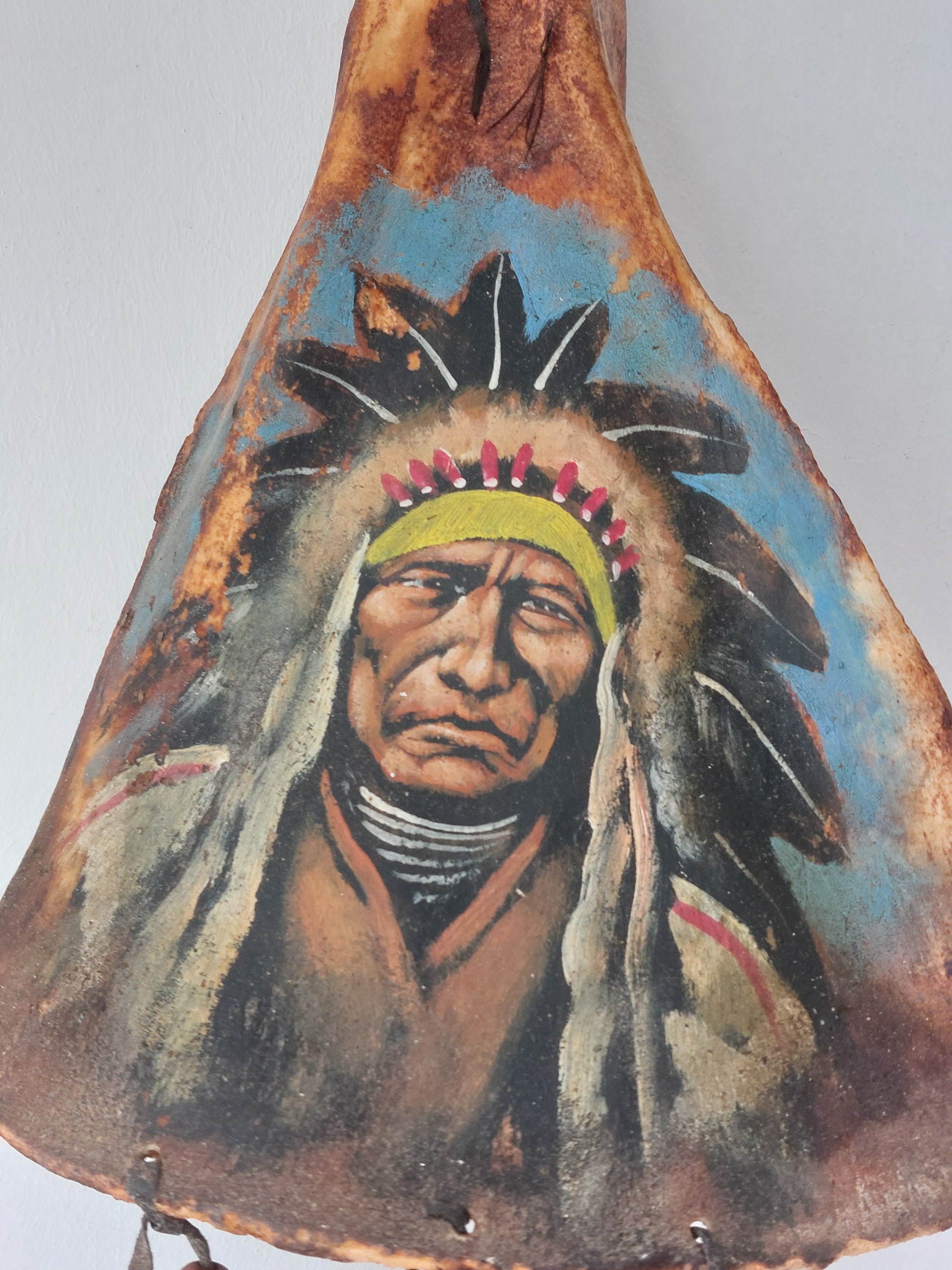 نقاشی رئیس قبیله روی استخوان طبیعی