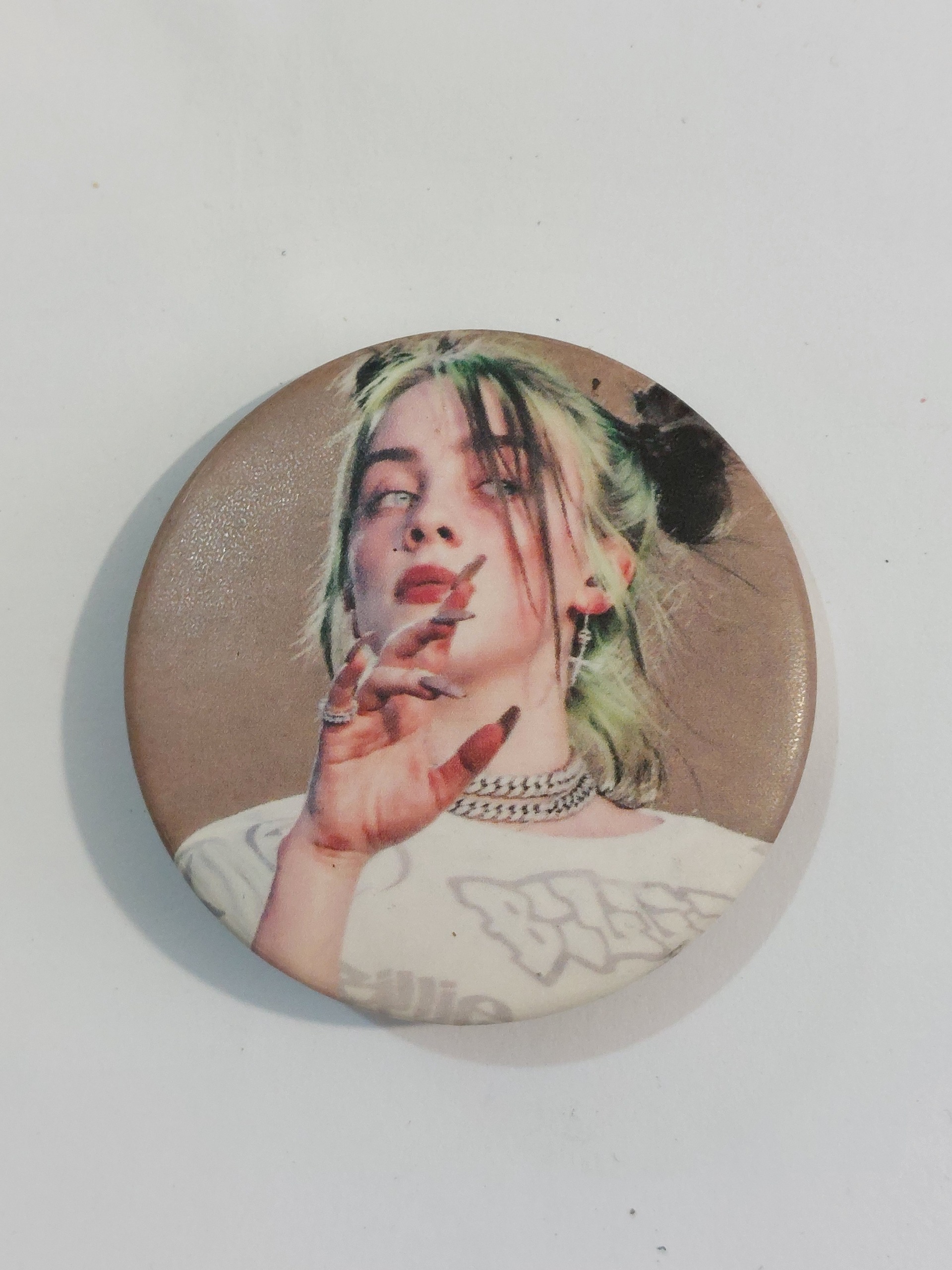 سنجاق سینه با طرح خاص