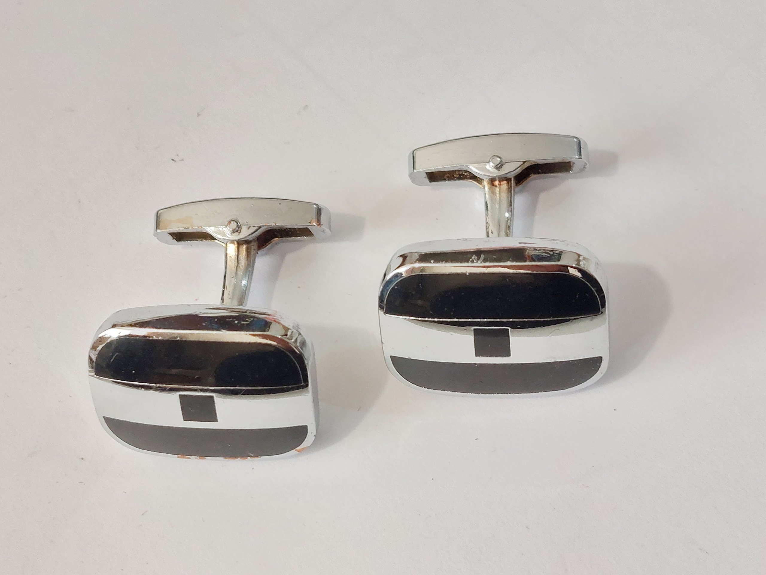 یک جفت دکمه سر دست