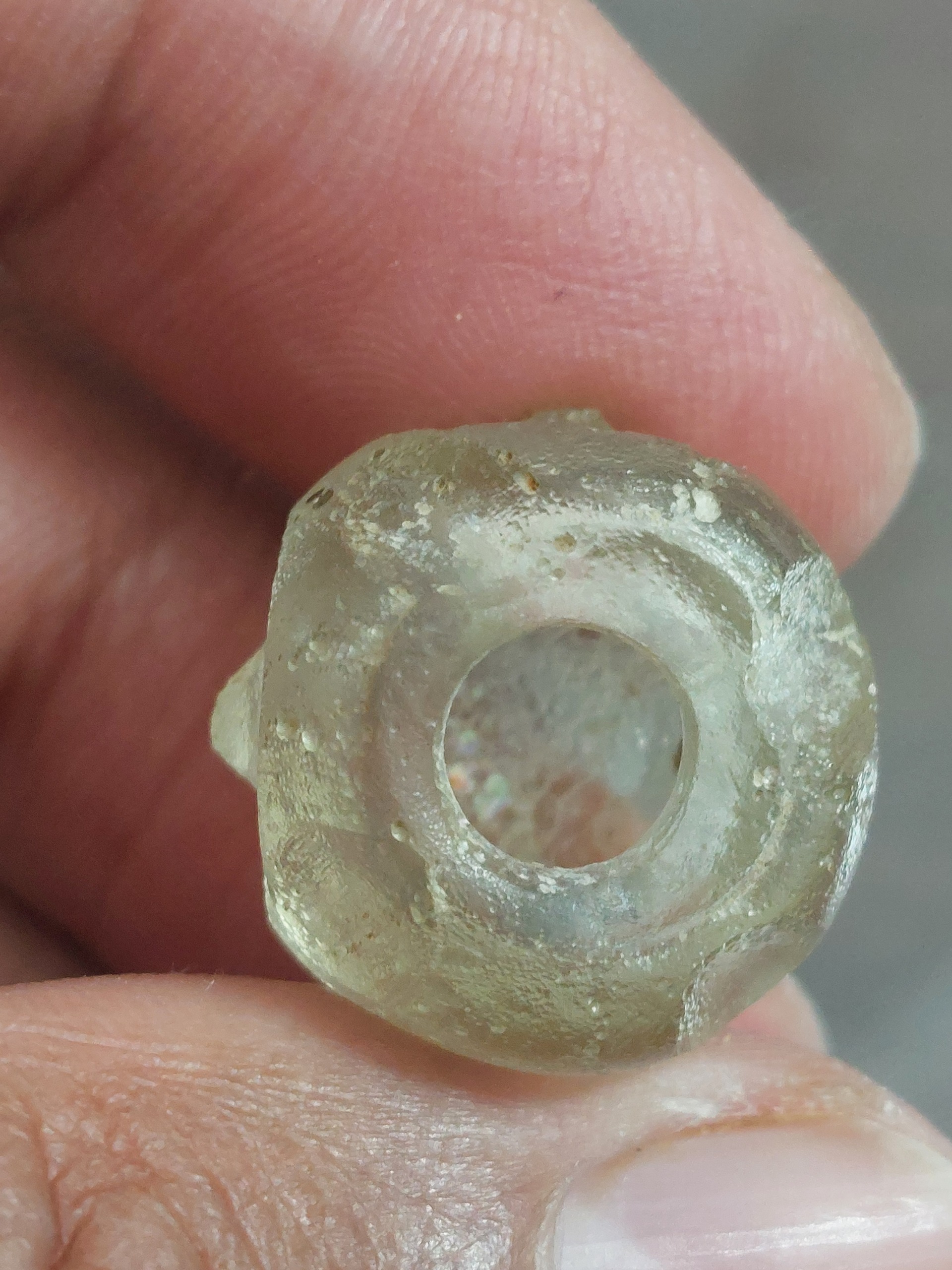 اشکدان زهردان یا ظرف خیلی قدیمی