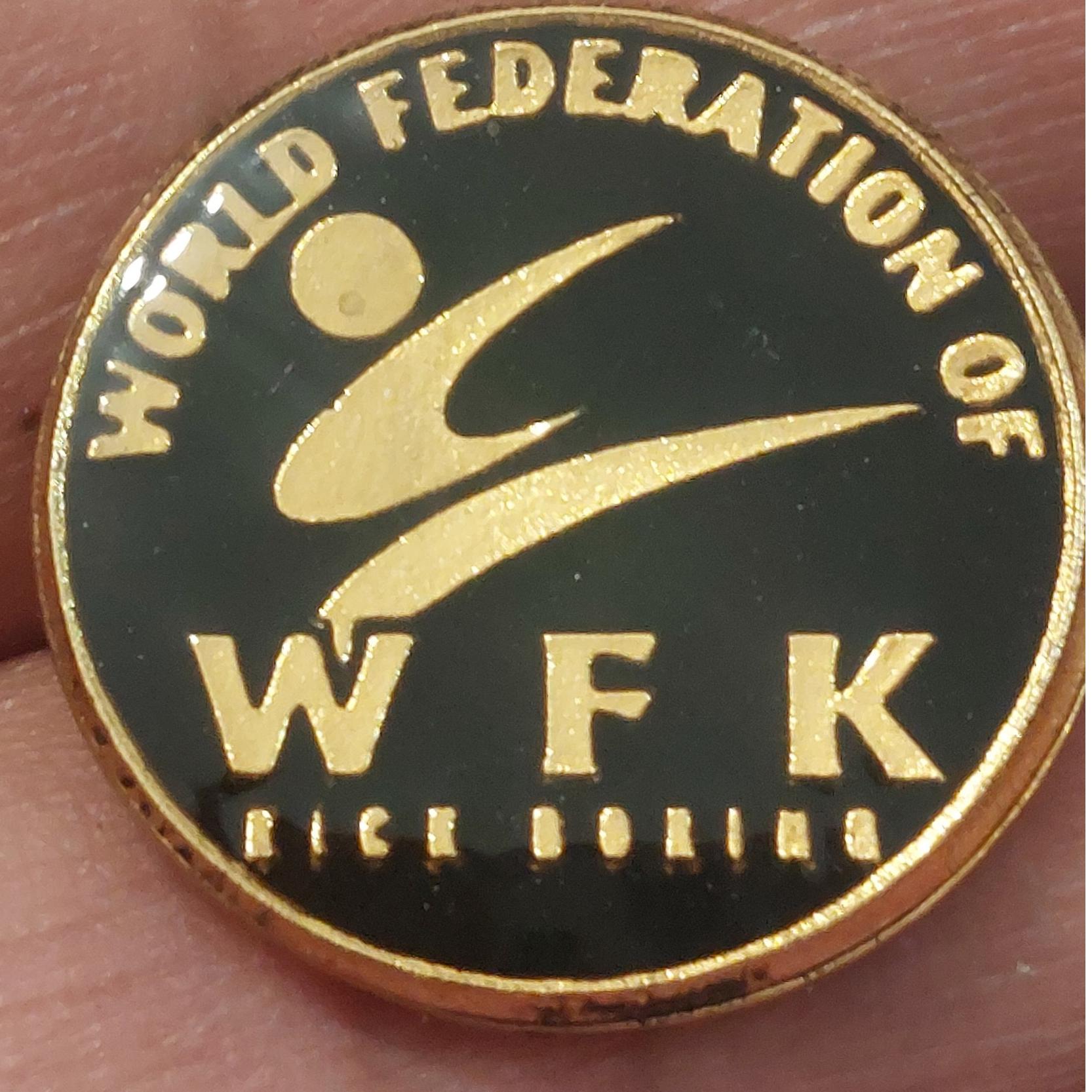 نشان سینه فدراسیون جهانی کیک بوکسینگ