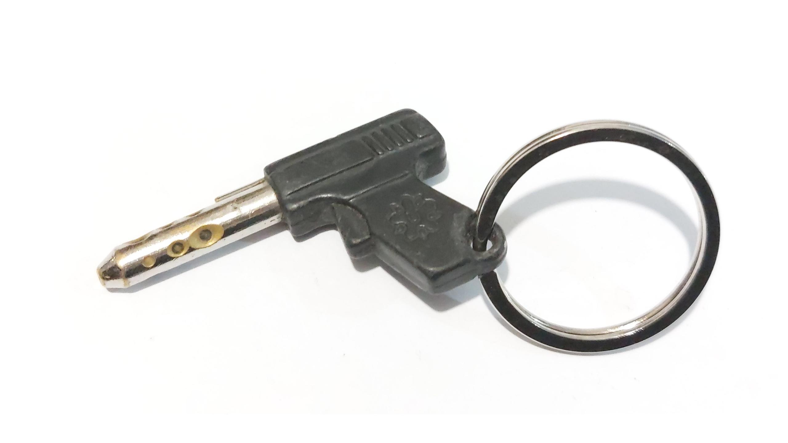 جاکلیدی به شکل تفنگ کمری