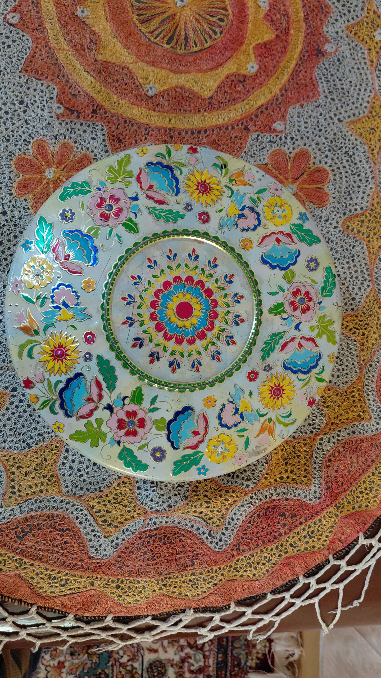 قوطی فلزی قدیمی