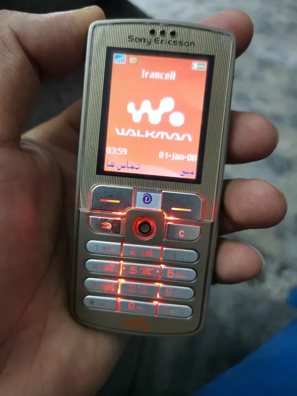 گوشی W700 سونی اریکسون سالم و بشرط