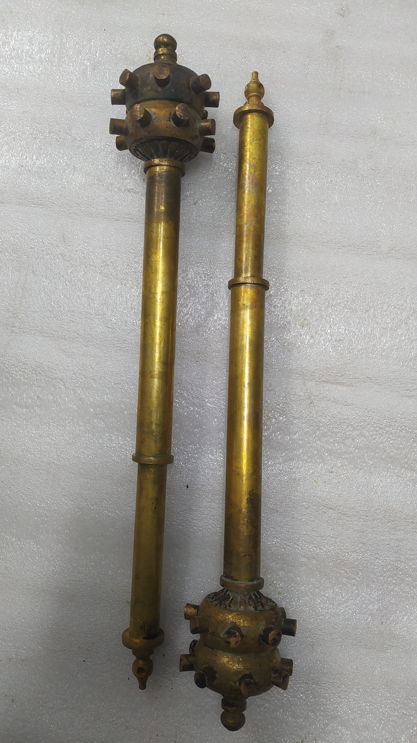 یک جفت گرز برنجی قدیمی