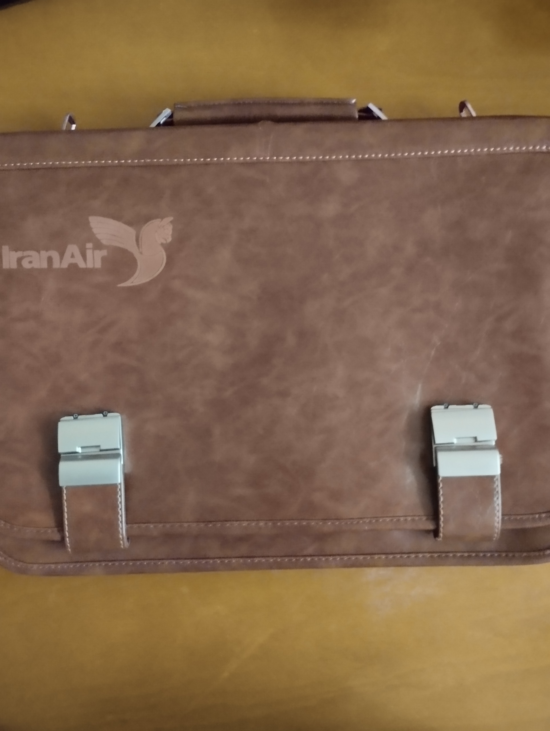 کیف اداری چرم هواپیمایی ایران ایر