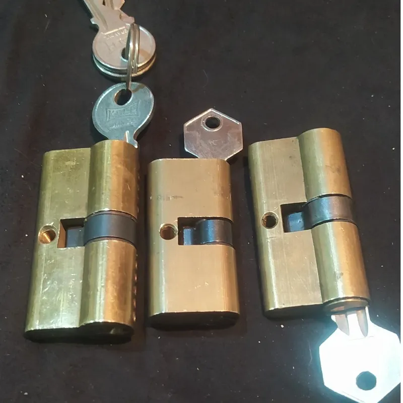 3عددمغزی قفل حیاطی تمام برنجی/ یکجا/