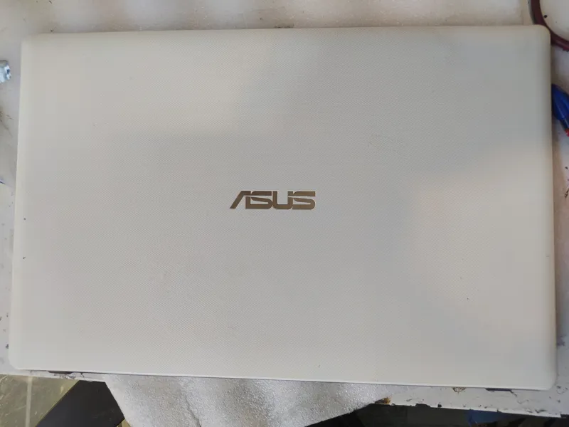 قاب a,b asus x552