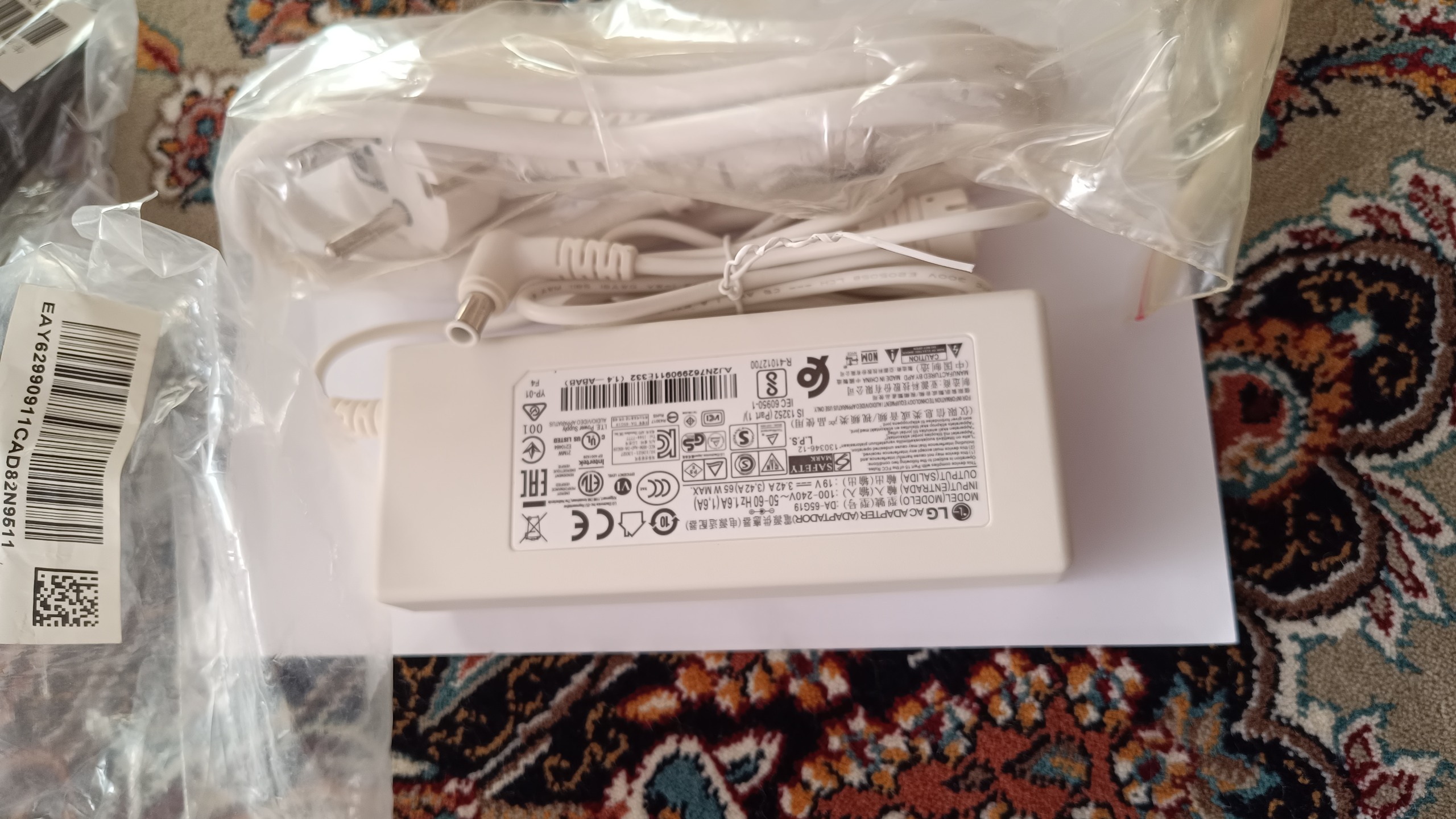 آداپتور نو اصل برای مانیتور LG 29kw600 بوده