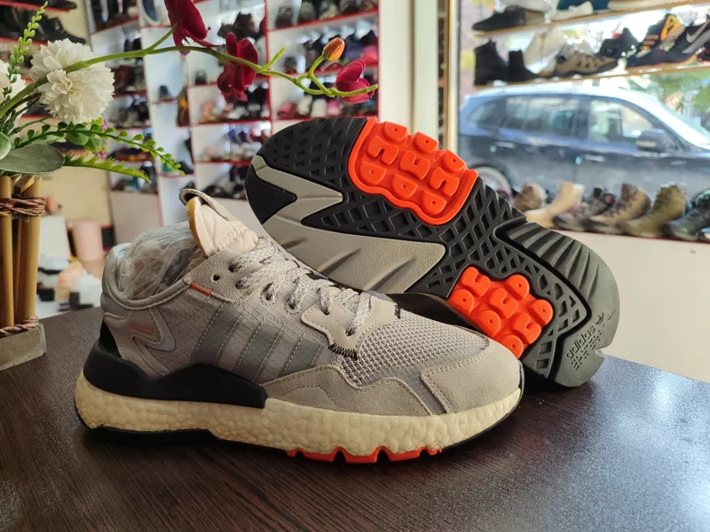 کتونی اورجینال آدیداس