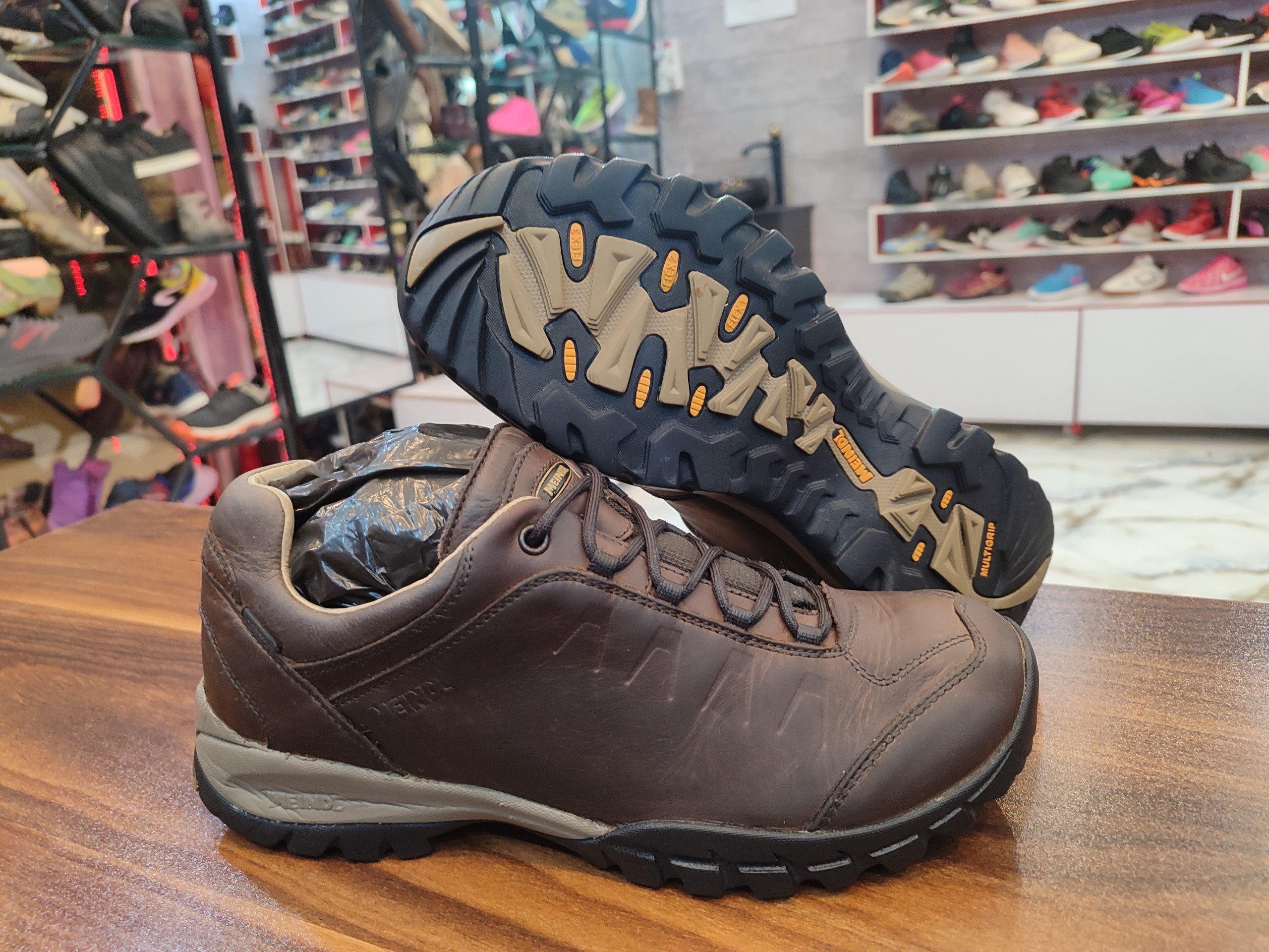 کتونی اورجینال مندل