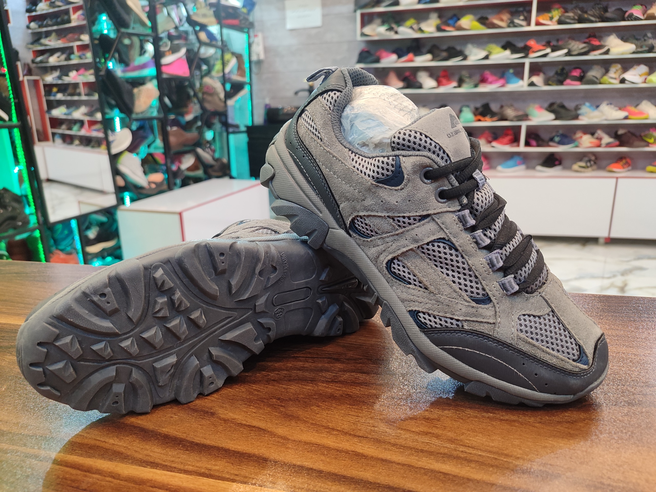 کتونی اورجینال اوزارک تریل