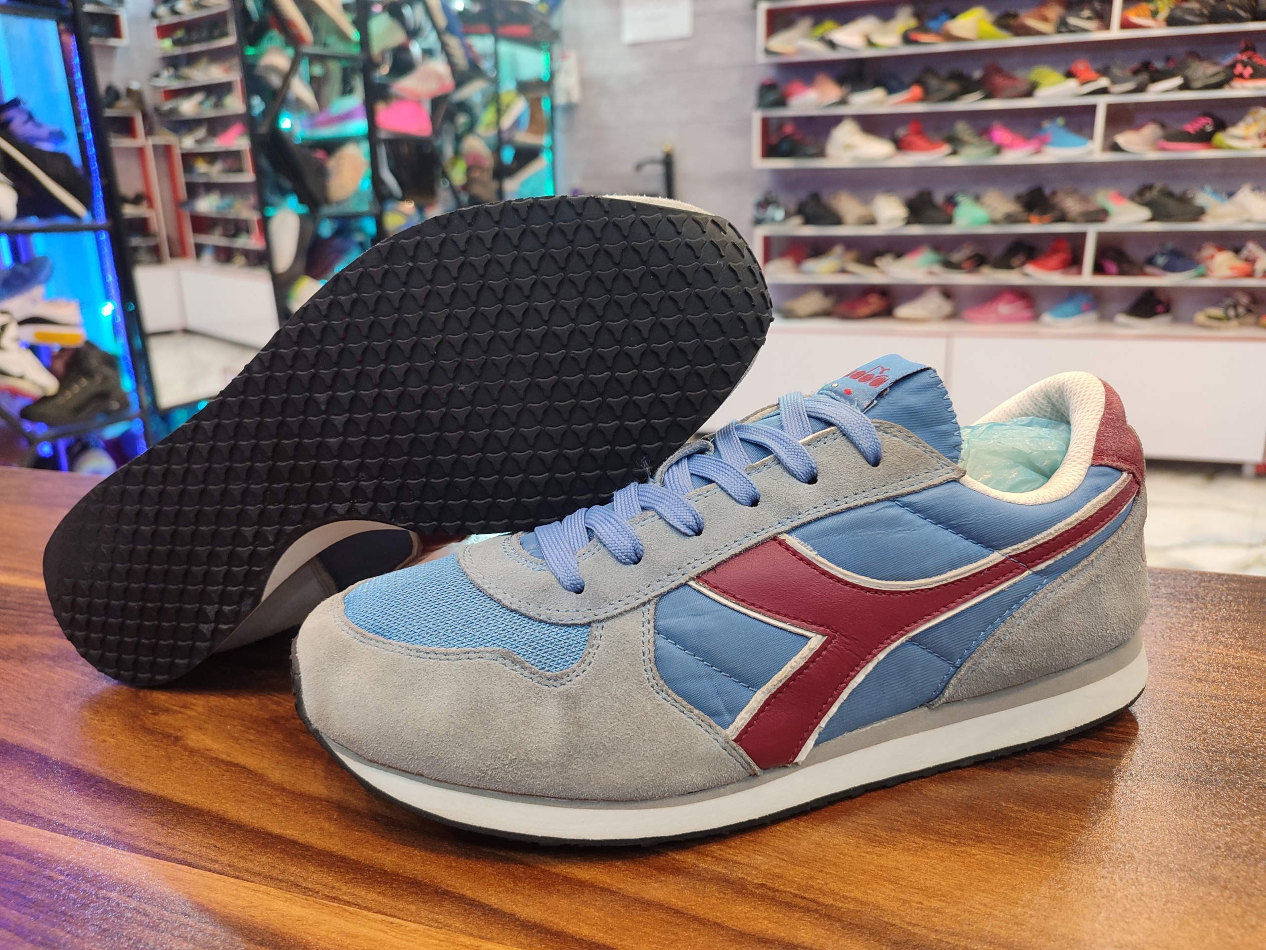 کتونی اورجینال دیادورا