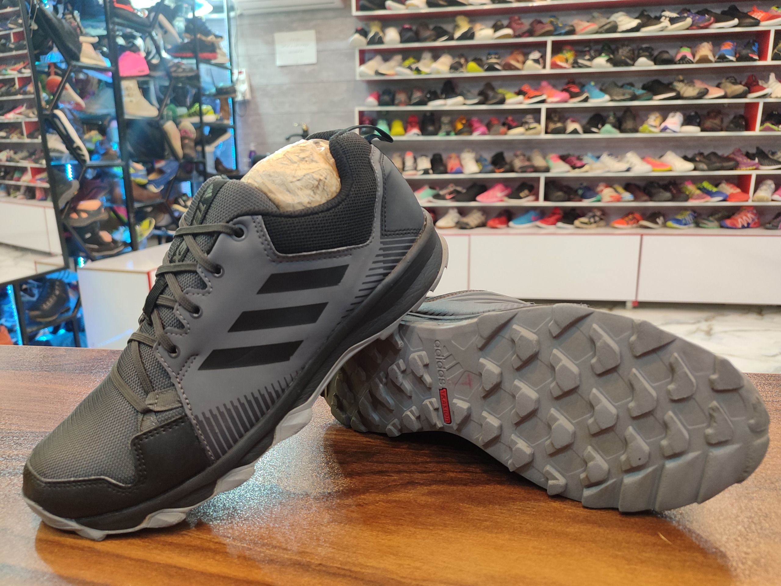 کتونی اورجینال تریکس