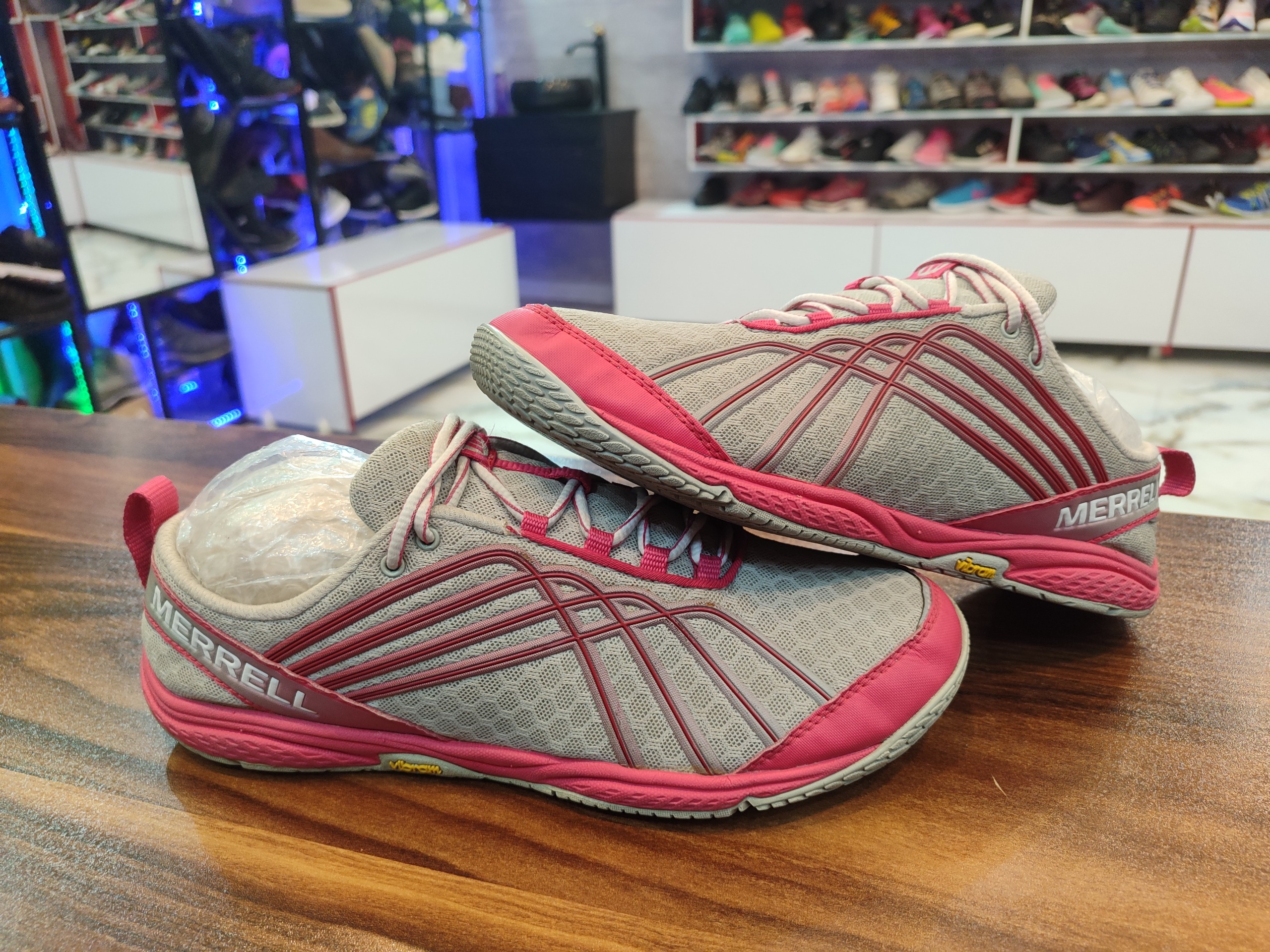 کتونی اورجینال مرل