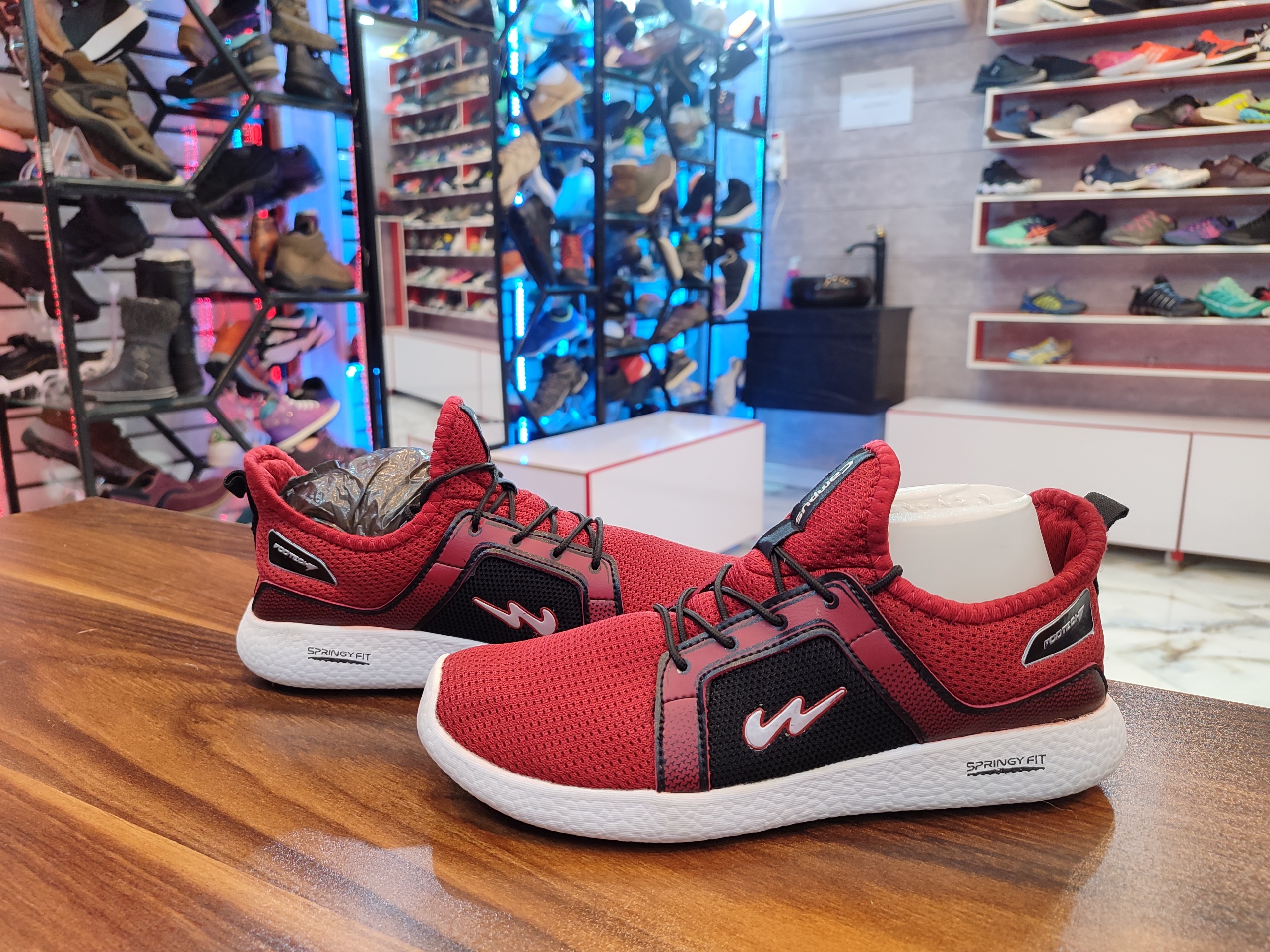 کتونی اورجینال کامپس